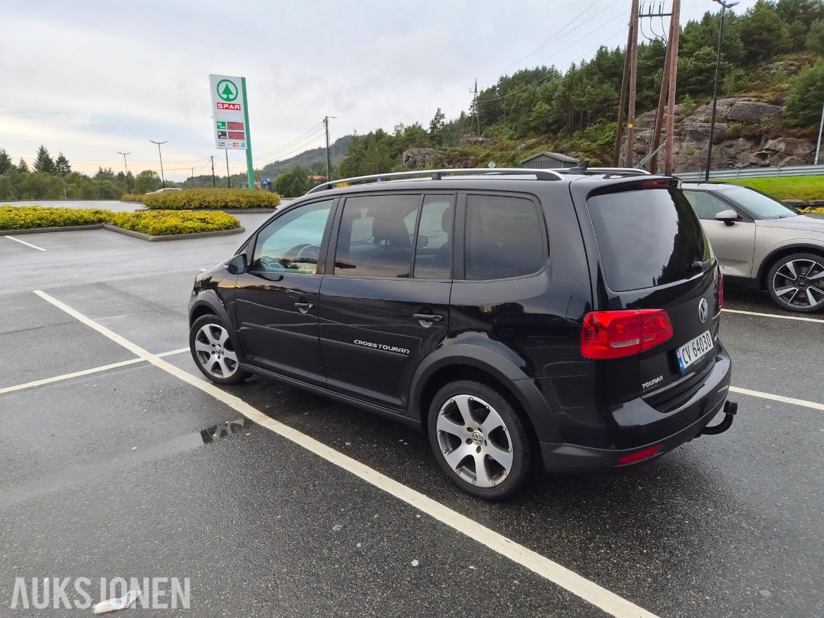2012 Volkswagen Touran 2.0 Diesel 170hk Automat, Webasto, S+V Dekk