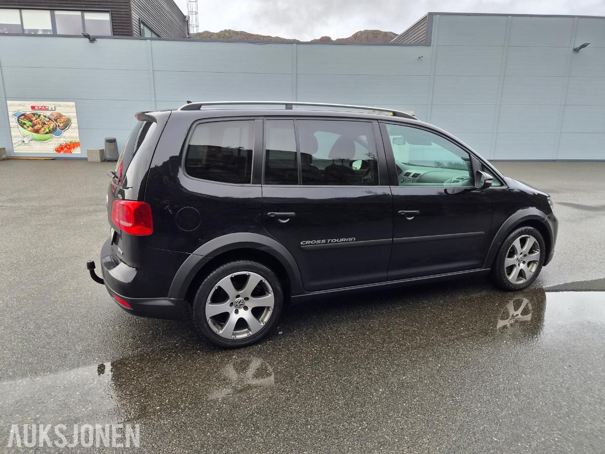 2012 Volkswagen Touran 2.0 Diesel 170hk Automat, Webasto, S+V Dekk