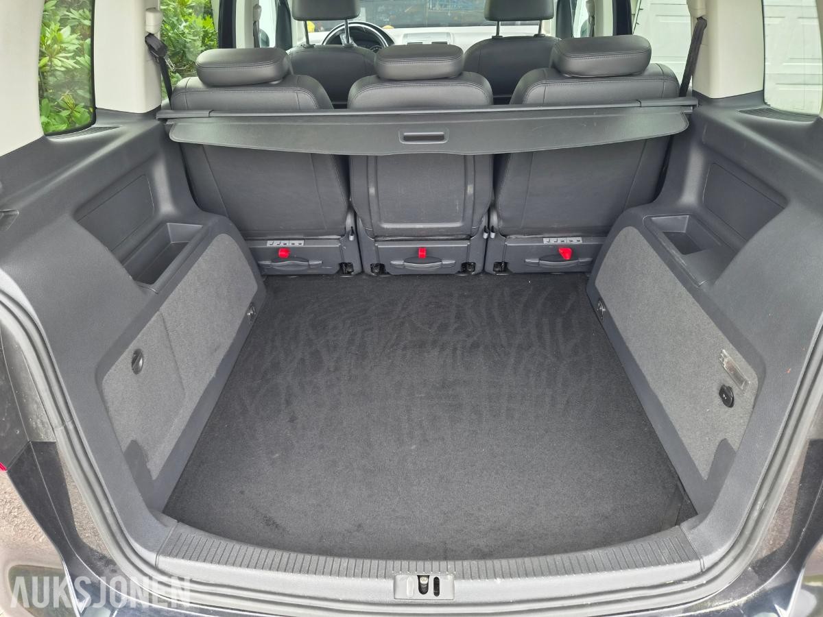 2012 Volkswagen Touran 2.0 Diesel 170hk Automat, Webasto, S+V Dekk