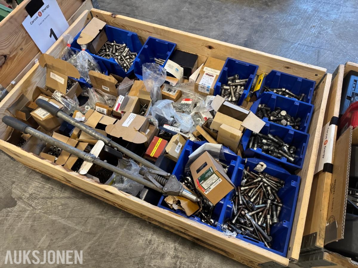 Palle med skruer og bolter