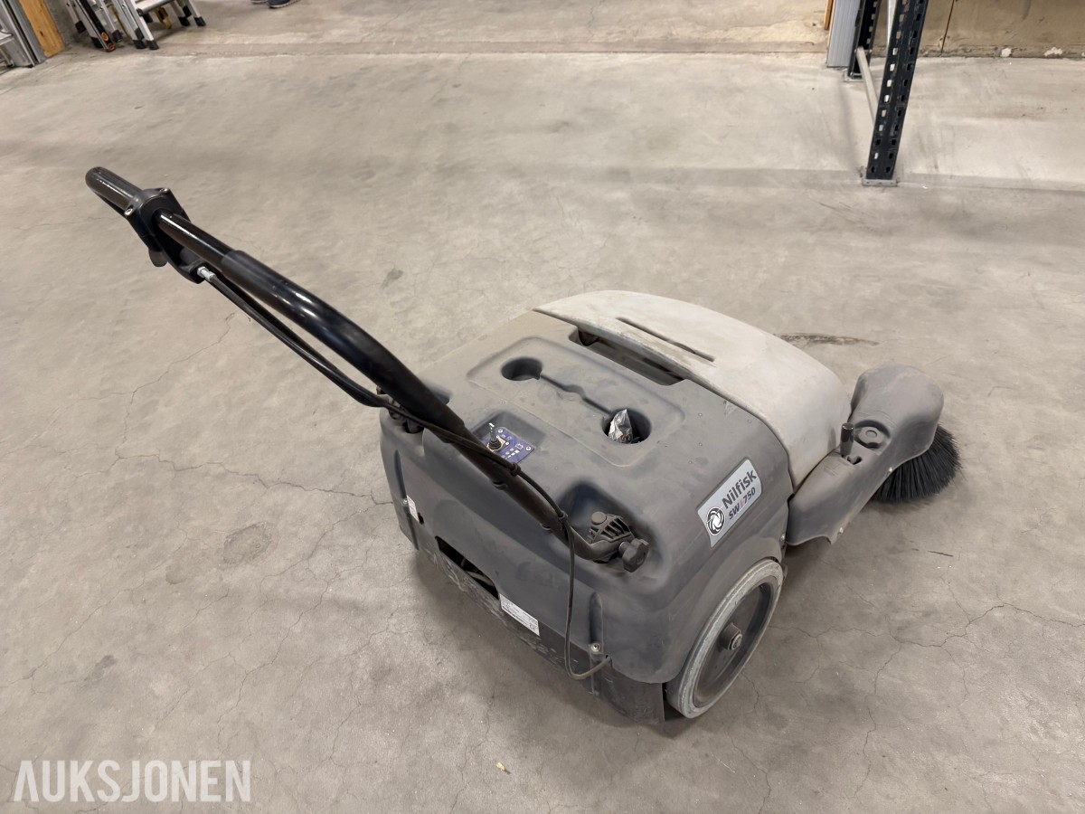 Nilfisk SW750 Sopemaskin