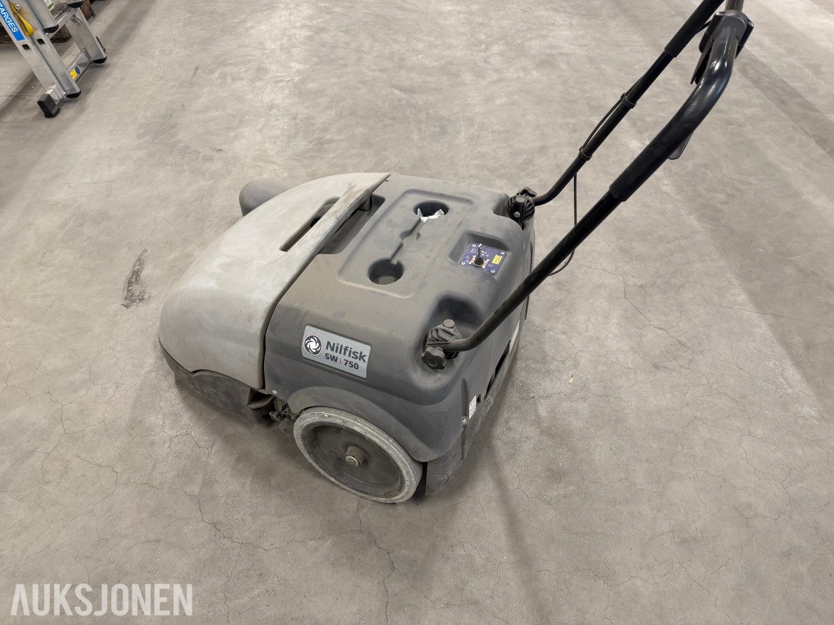 Nilfisk SW750 Sopemaskin