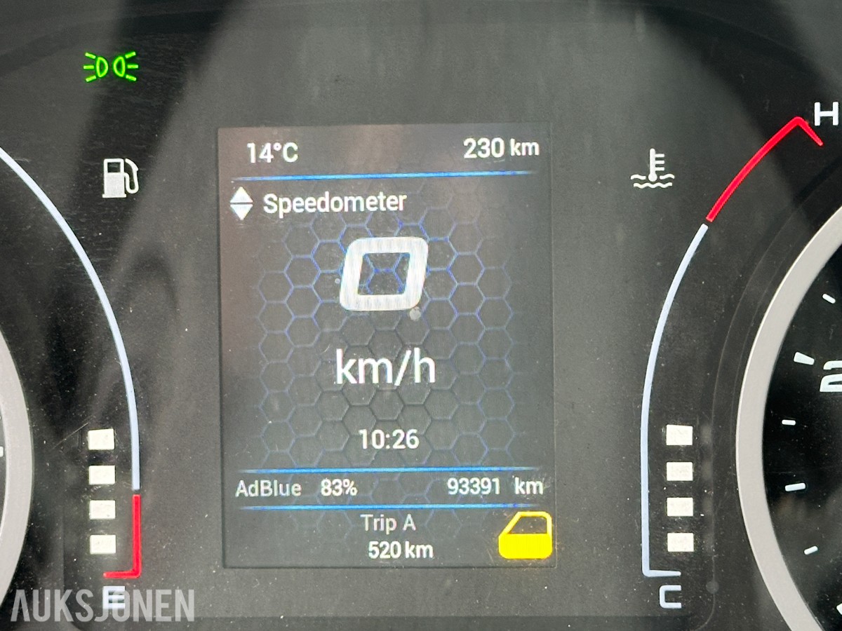 2022 Iveco DAILY 35S18 varebil, kapellpåbygg og Dhollandia bakløfter, 93311km