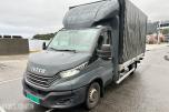 2022 Iveco DAILY 35S18 varebil, kapellpåbygg og Dhollandia bakløfter, 93311km