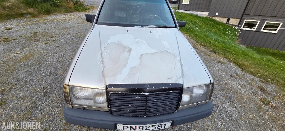 1988 Mercedes-Benz 300 E 3.0 Automat, Soltak, Skinnseter