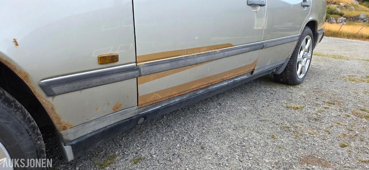1988 Mercedes-Benz 300 E 3.0 Automat, Soltak, Skinnseter