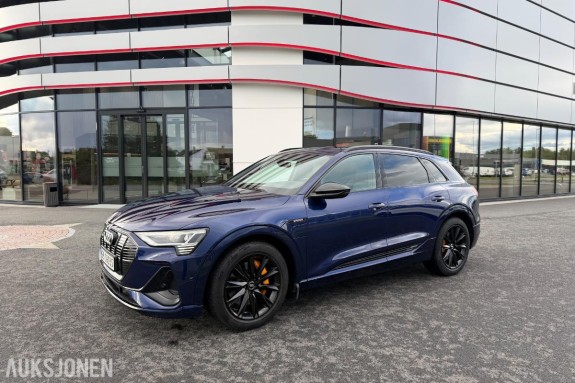2020 Audi e-tron 55 quattro S-line, ACC, MATRIX LED, 360 KAMERA, PANORAMA SOLTAK