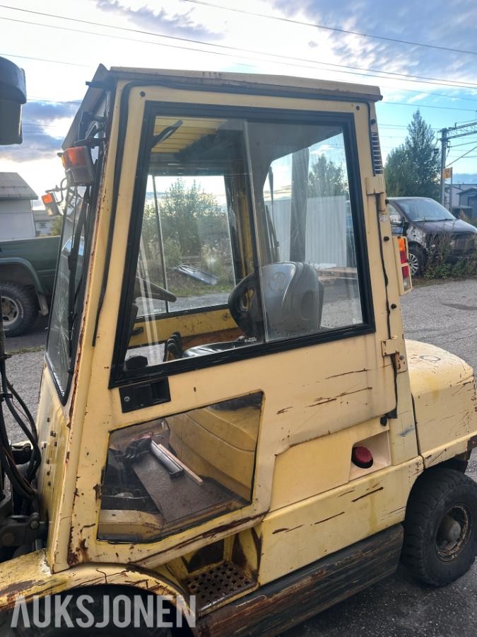 Hyster H250x truck med gaffelspredning og sideforskyvning - mva fri