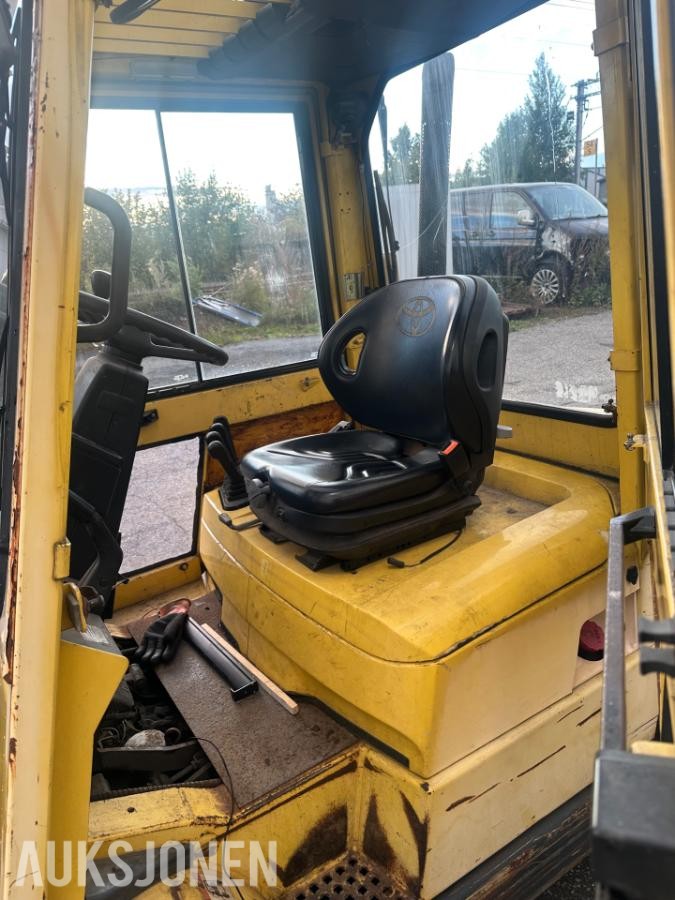 Hyster H250x truck med gaffelspredning og sideforskyvning - mva fri