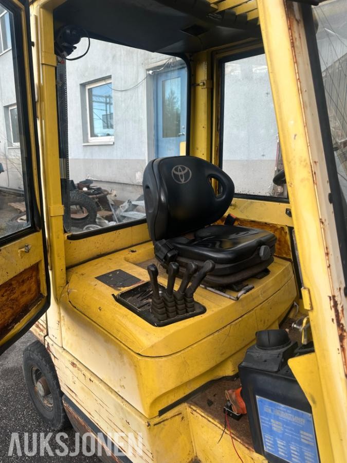 Hyster H250x truck med gaffelspredning og sideforskyvning - mva fri