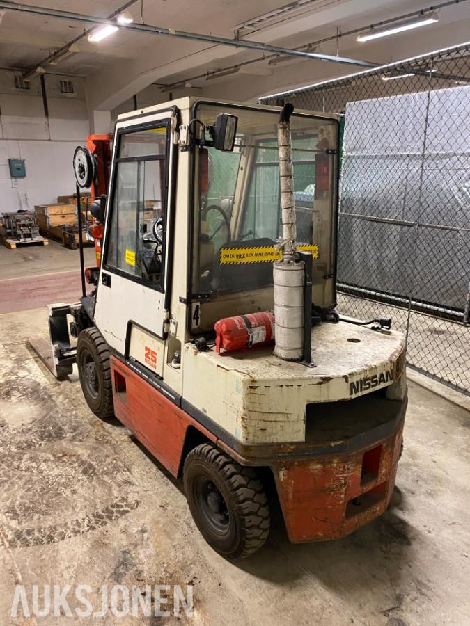 1991 Nissan 2,5-tonns diesel gaffeltruck
