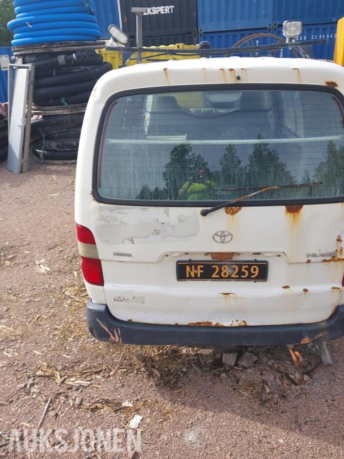 2007 Toyota HiAce 2.5-117 D 4WD, 356255km MANUELL Reparasjons OBJEKT DELEBIL