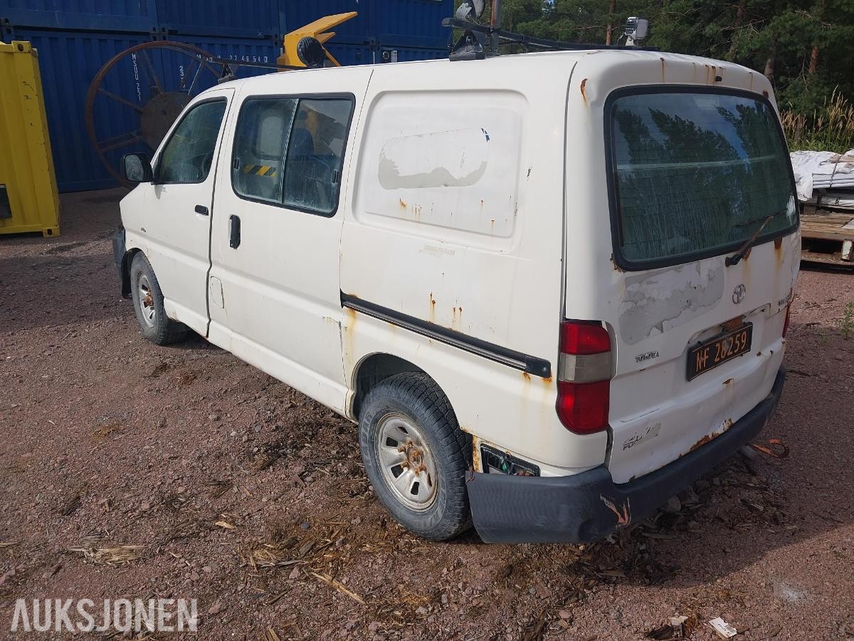 2007 Toyota HiAce 2.5-117 D 4WD, 356255km MANUELL Reparasjons OBJEKT DELEBIL