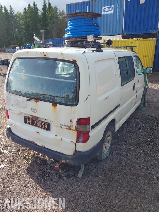 2007 Toyota HiAce 2.5-117 D 4WD, 356255km MANUELL Reparasjons OBJEKT DELEBIL