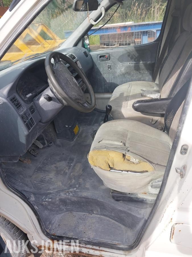 2007 Toyota HiAce 2.5-117 D 4WD, 356255km MANUELL Reparasjons OBJEKT DELEBIL