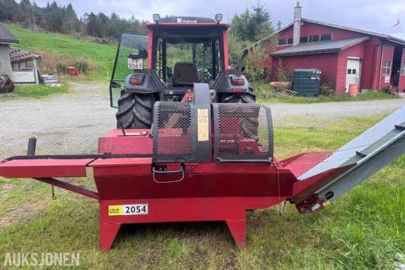 2009 DALEN VEDMASKIN 2054  MED STOKKEBORD, TRANSPORTØR OG FLISVIFTE