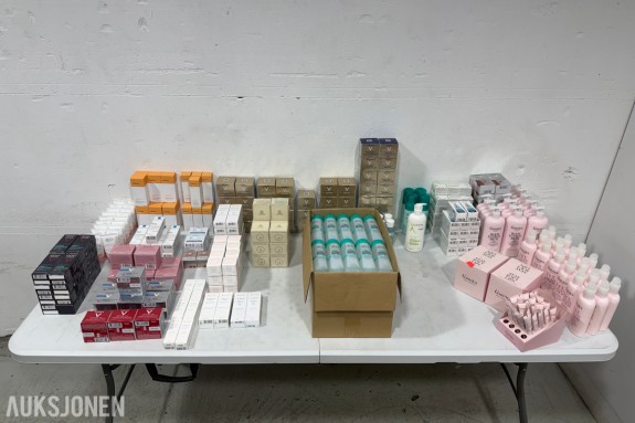 Stort parti med hudpleie og skjønnhetsprodukter fra Vichy, ACO, Cosmica, Avène, La Roche-Posay m.fl.
