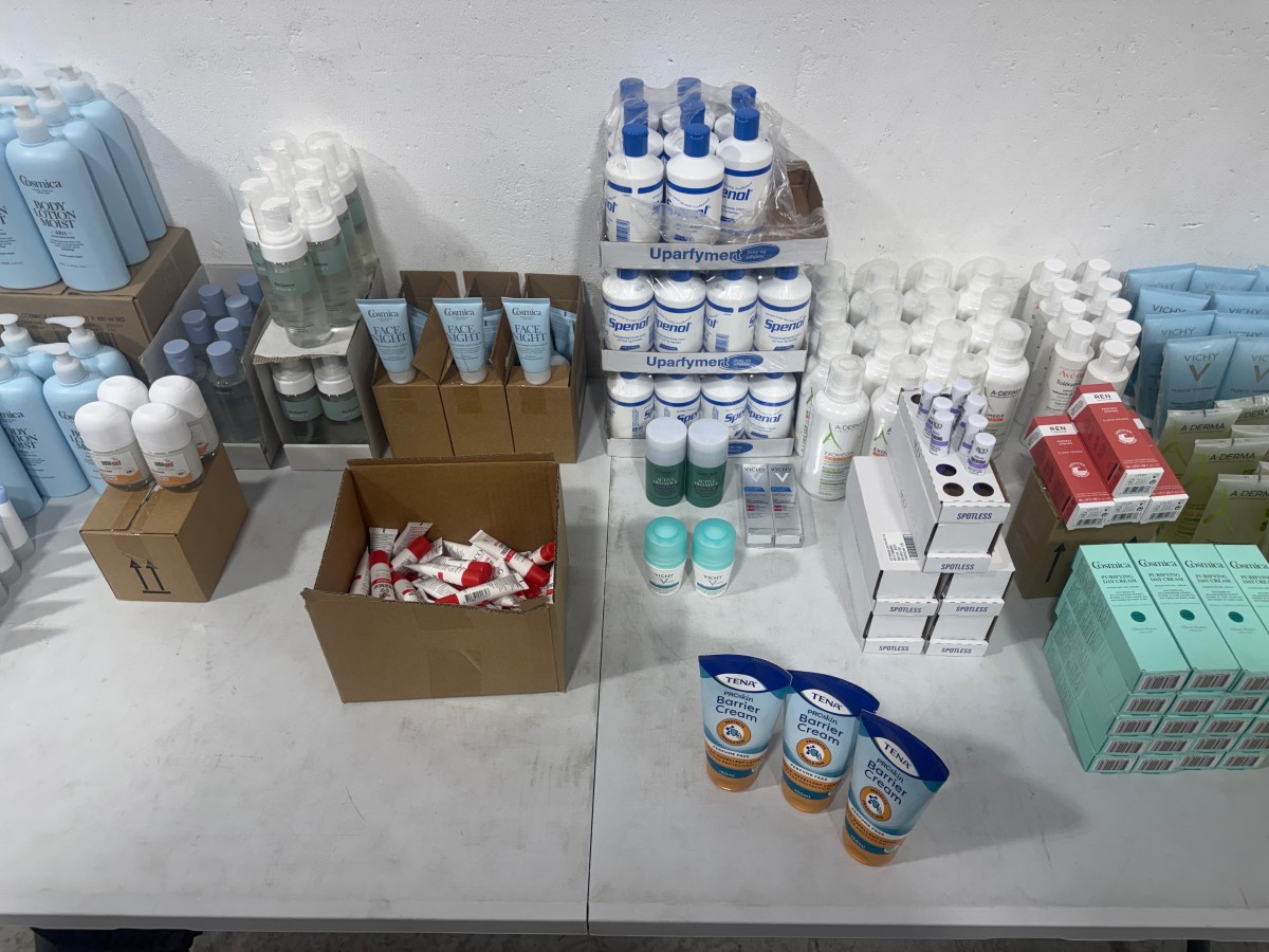 Parti med hudpleie og kroppspleieprodukter fra Cosmica, A-Derma, Avène, Vichy, Dr. Greve m.fl.