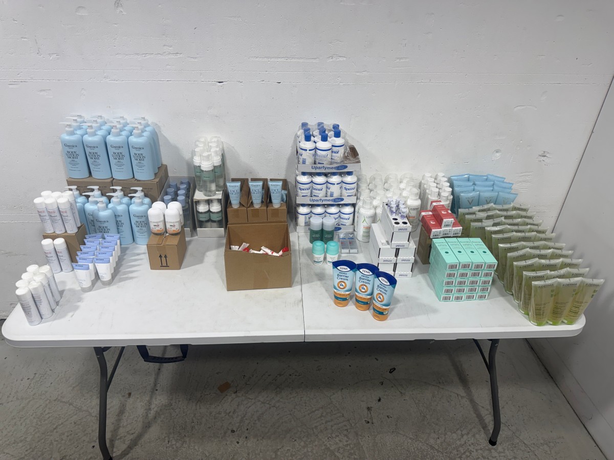 Parti med hudpleie og kroppspleieprodukter fra Cosmica, A-Derma, Avène, Vichy, Dr. Greve m.fl.