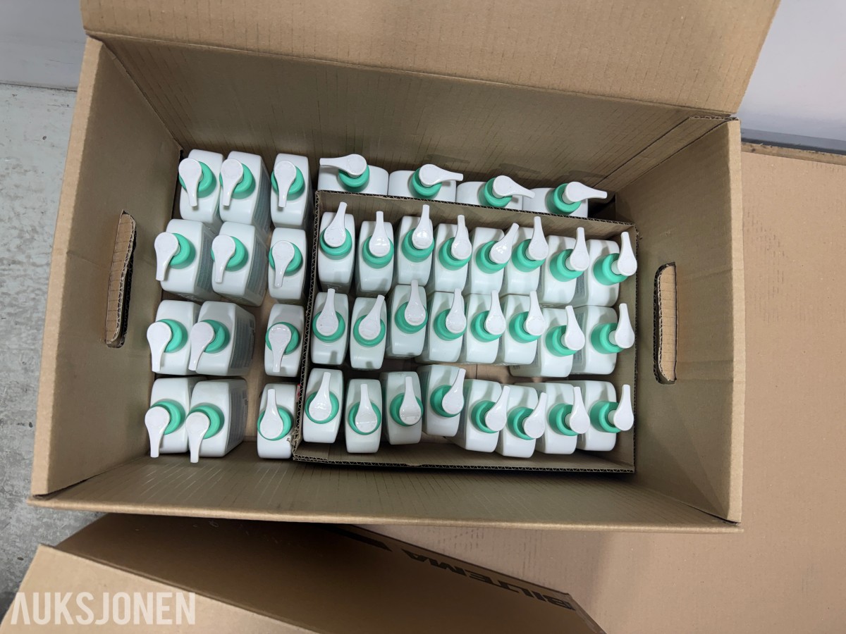 Stort parti med hudpleie, ansiktspleie og kroppspleie