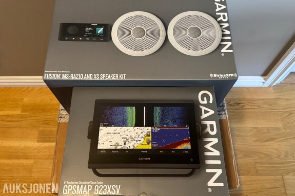 2026 NYTT - Garmin GPSMAP 923XSV - Fusion MS-RA210 m/Speaker Kit