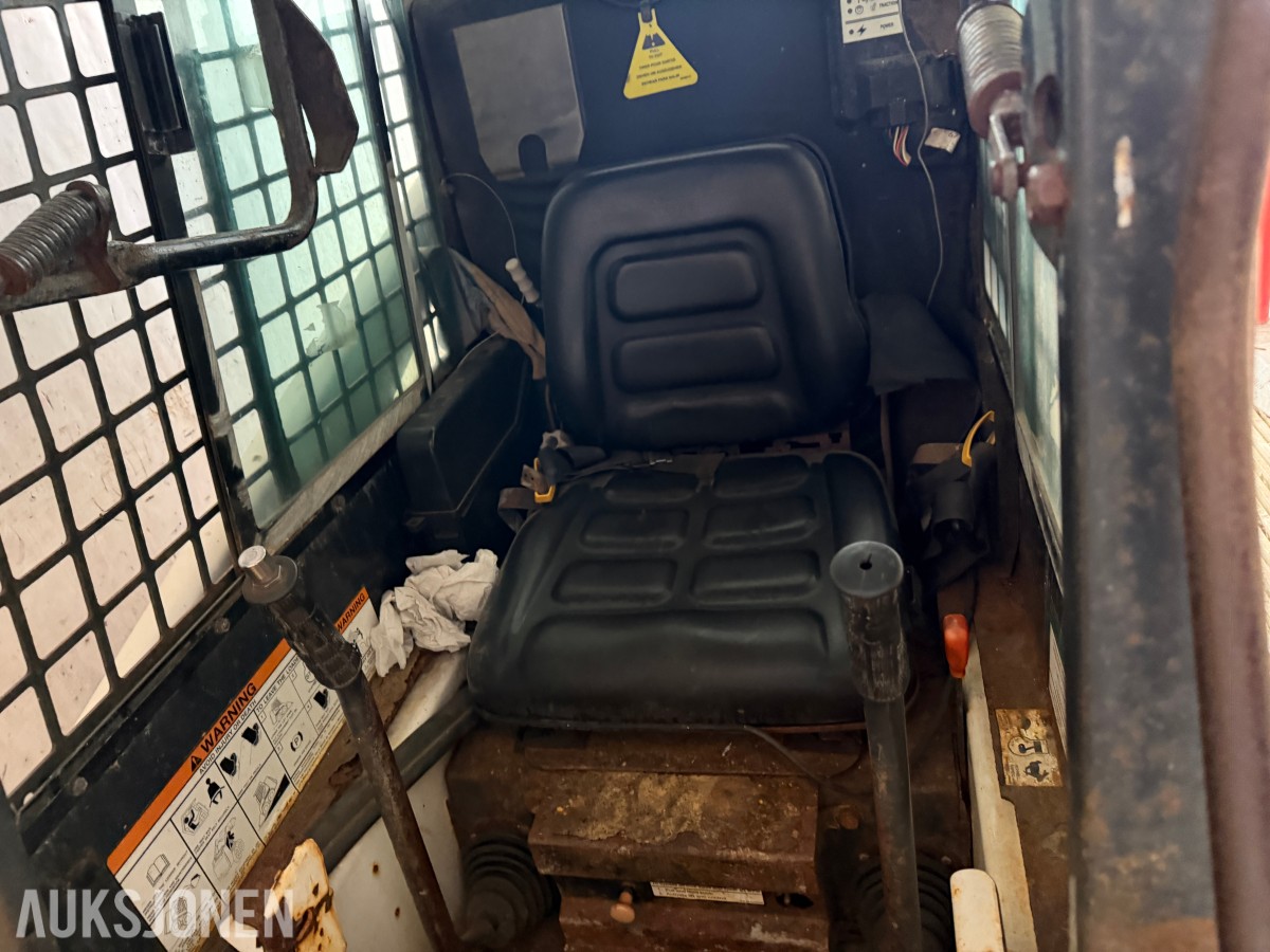 Bobcat 453 Kompaktlaster med skuffe