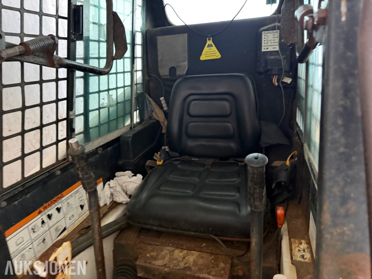 Bobcat 453 Kompaktlaster med skuffe