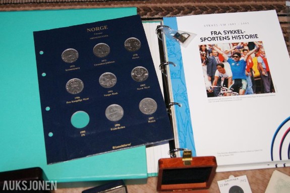 Rydde lot Med Medaljer - Sedler - Mynter - Frimerker/brev - ingen minstepris