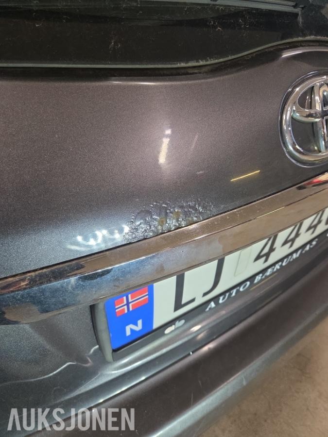 2011 Toyota Yaris 1.4 90hk ryggekamera navigasjon  eu ok 10.2027       