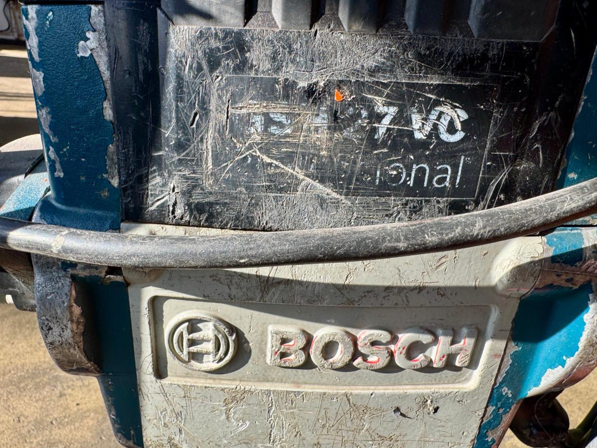 2015 Bosch GSH 27 VC meiselhammer med tralle