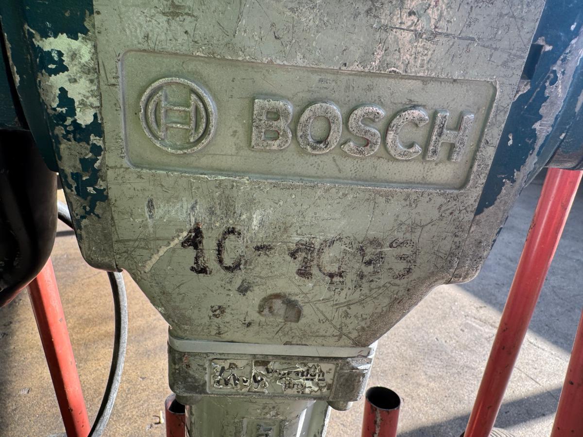 2015 Bosch GSH 27 VC meiselhammer med tralle