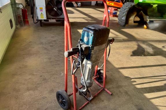 2015 Bosch GSH 27 VC meiselhammer med tralle