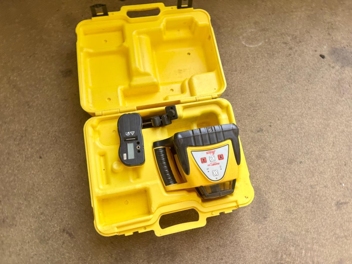 Leica Rugby 100 laser med koffert