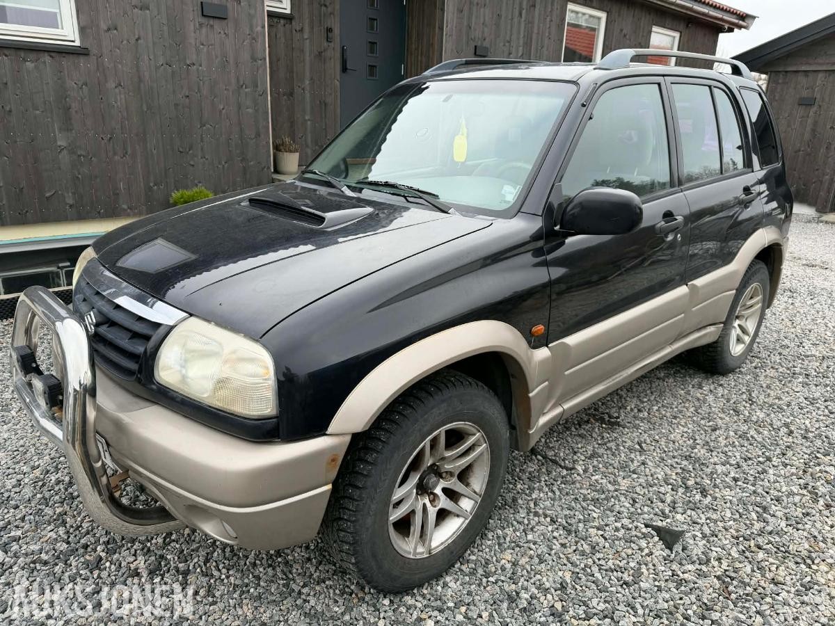 2000 Suzuki Grand Vitara 2.0 87hk  4X4 hengerfeste