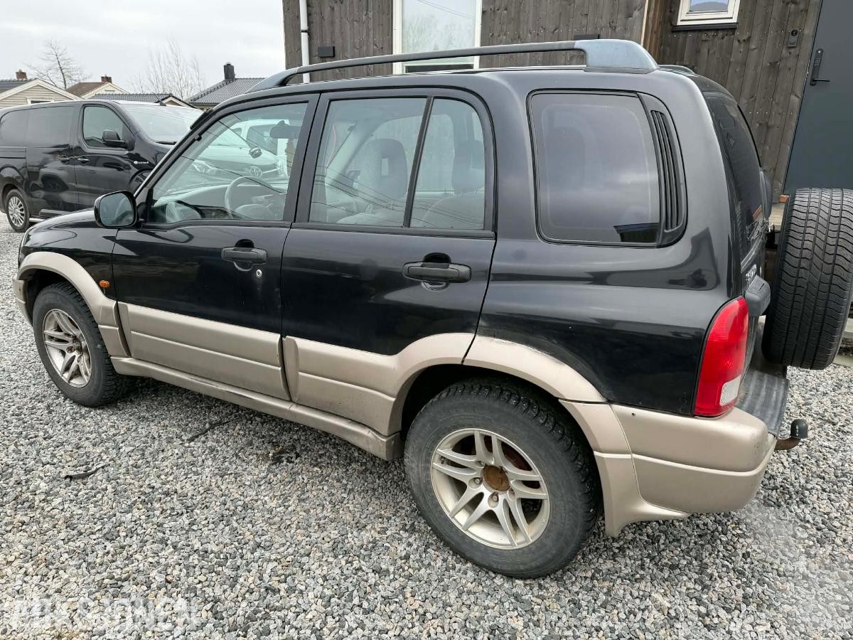 2000 Suzuki Grand Vitara 2.0 87hk  4X4 hengerfeste
