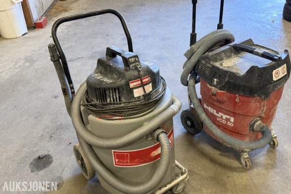 2 STK INDUSTRISTØVSUGERE - HILTI VCD 50 OG UKJENT FABRIKAT - SLANGER - FUNGERER
