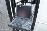 BM 42U serverskap med nettverksutstyr, KVM, UPS og tilbehør