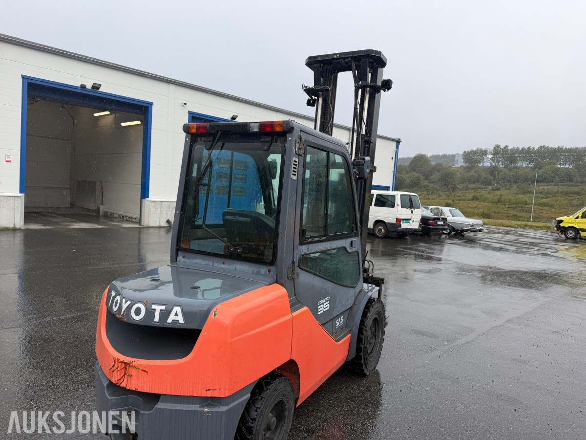 2010 Toyota Tonero 35 Gaffeltruck Høyløft