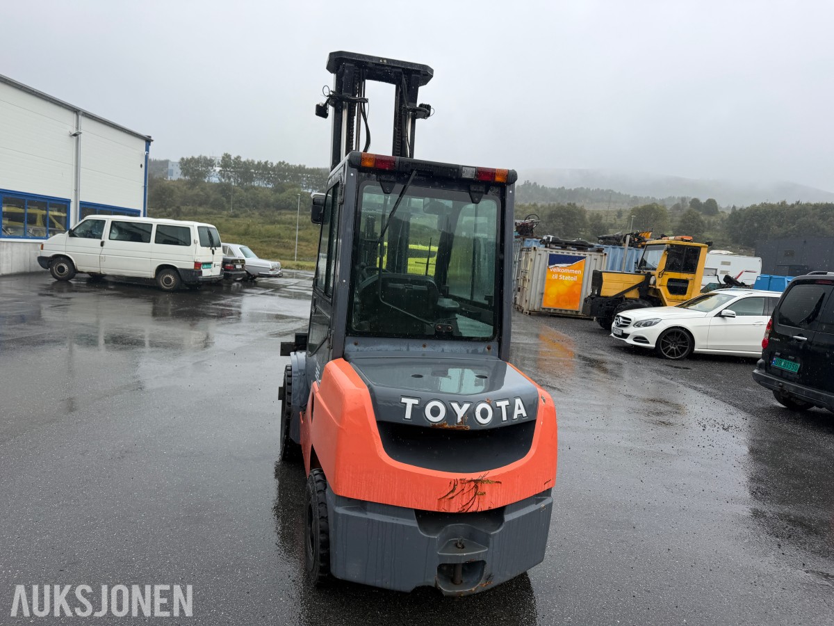 2010 Toyota Tonero 35 Gaffeltruck Høyløft