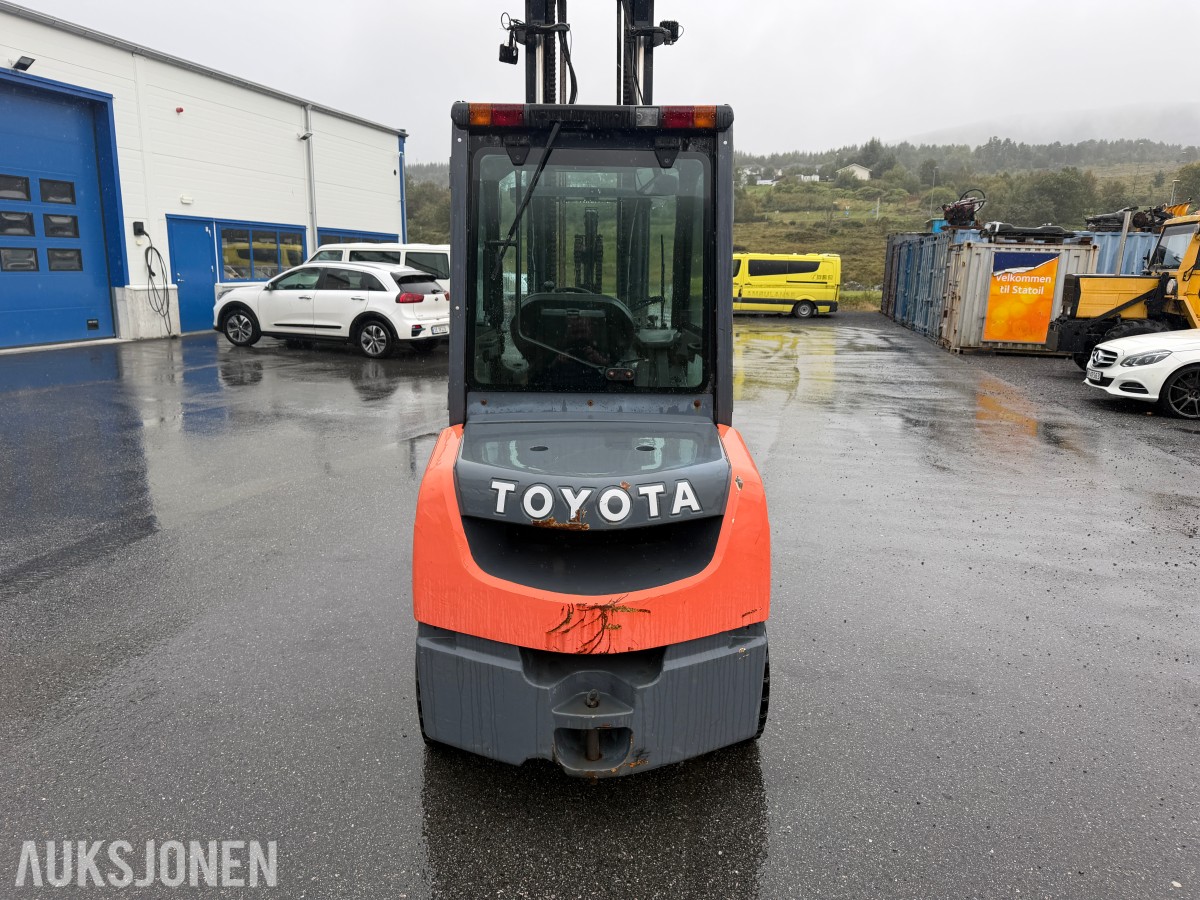 2010 Toyota Tonero 35 Gaffeltruck Høyløft