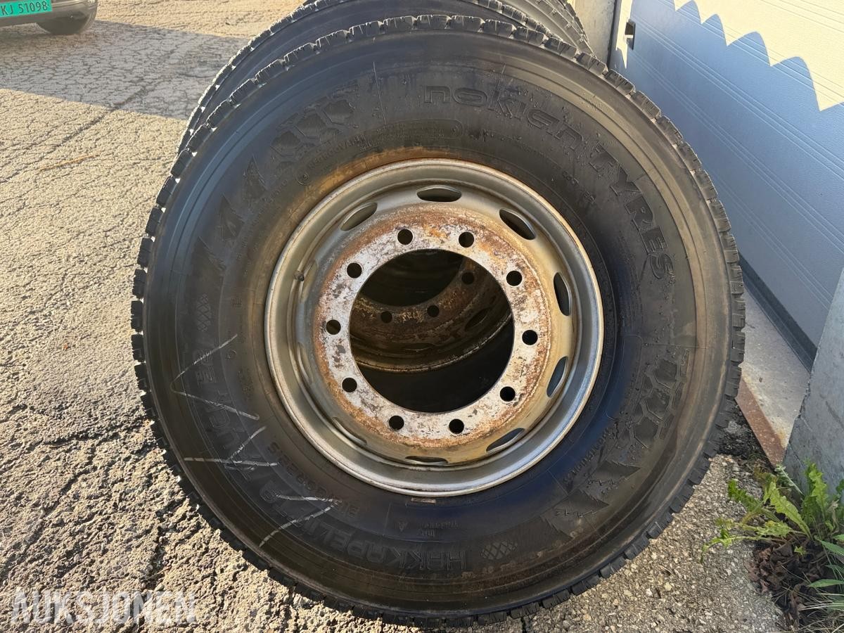 Nokian lastebildekk med felg - M+S