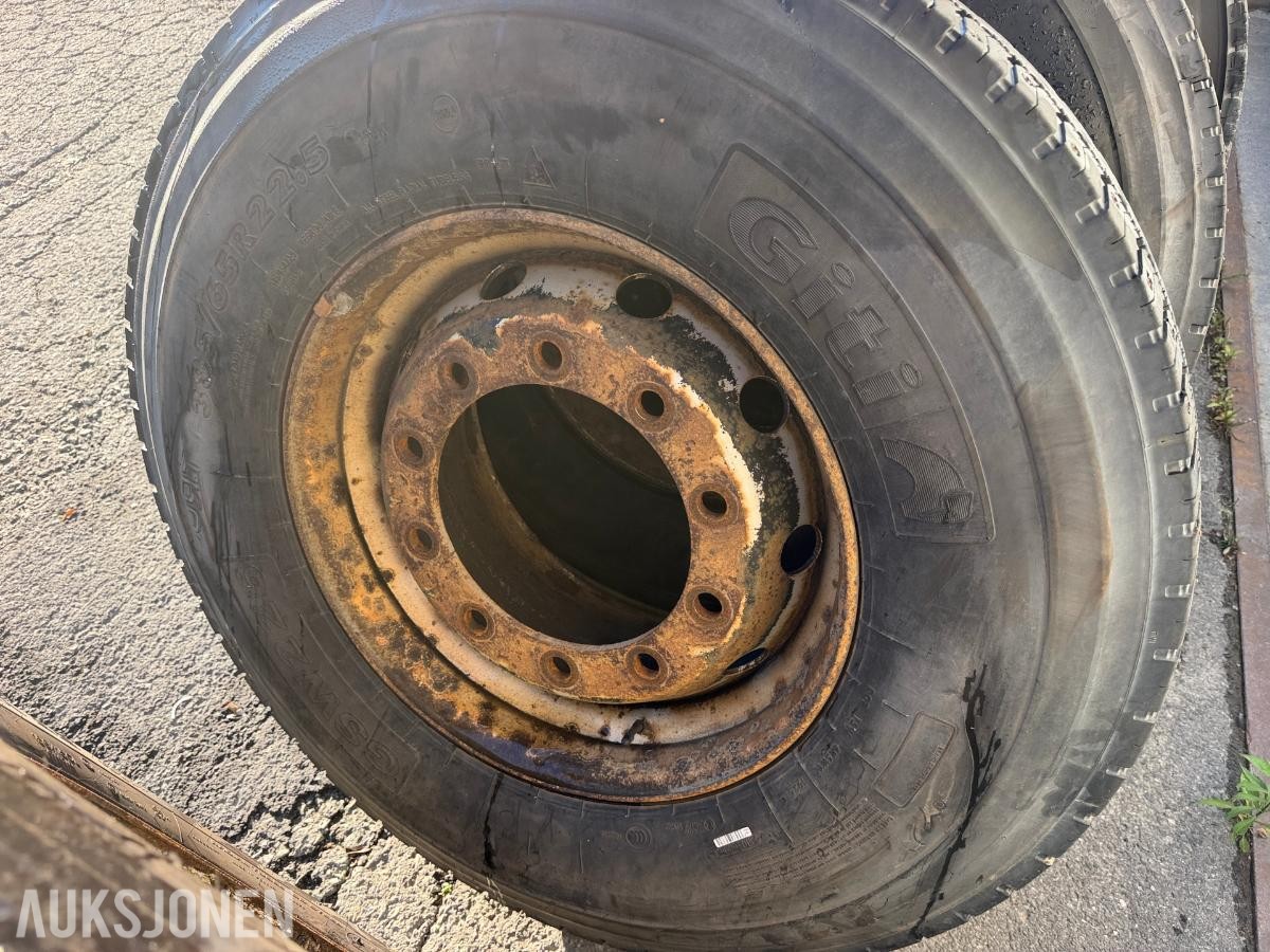 Nokian lastebildekk med felg - M+S