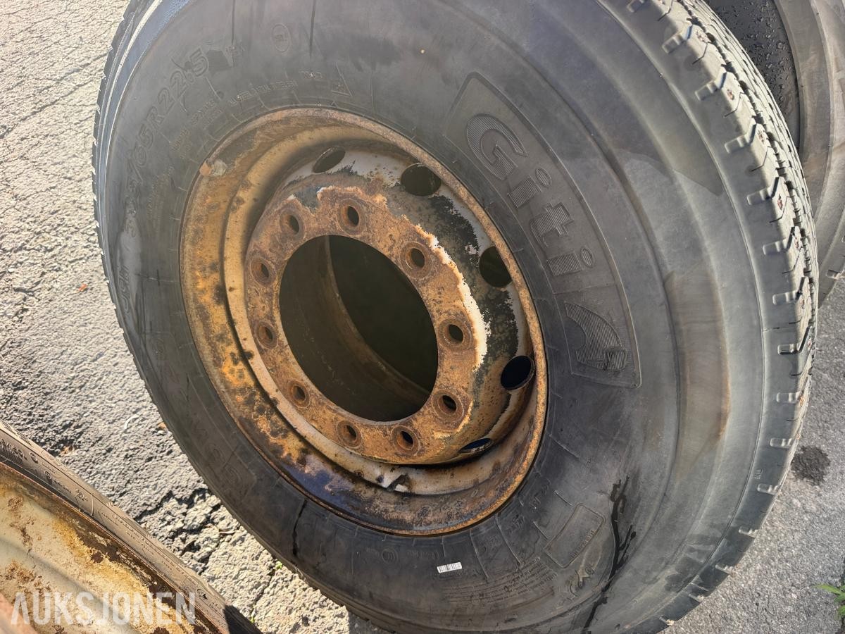 Nokian lastebildekk med felg - M+S