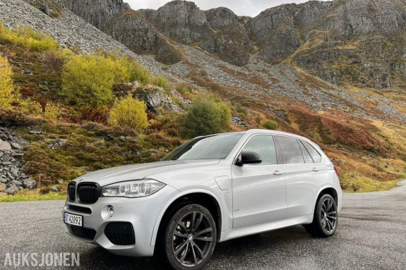 2016  BMW X5 xDrive40e plug-in hybrid rep.objekt adaptiv cruisekontroll hengerfeste soltak s+v dekk  157.000 km 