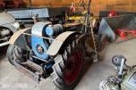 GARNER TRAKTOR MED SLÅTTEBJELKE, J.A.P INDUSTRIAL UNIT