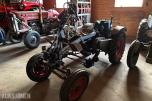 GARNER TRAKTOR MED SLÅTTEBJELKE, J.A.P INDUSTRIAL UNIT