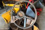 GARNER TRAKTOR MED SLÅTTEBJELKE, J.A.P INDUSTRIAL UNIT