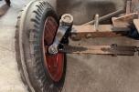 GARNER TRAKTOR MED SLÅTTEBJELKE, J.A.P INDUSTRIAL UNIT