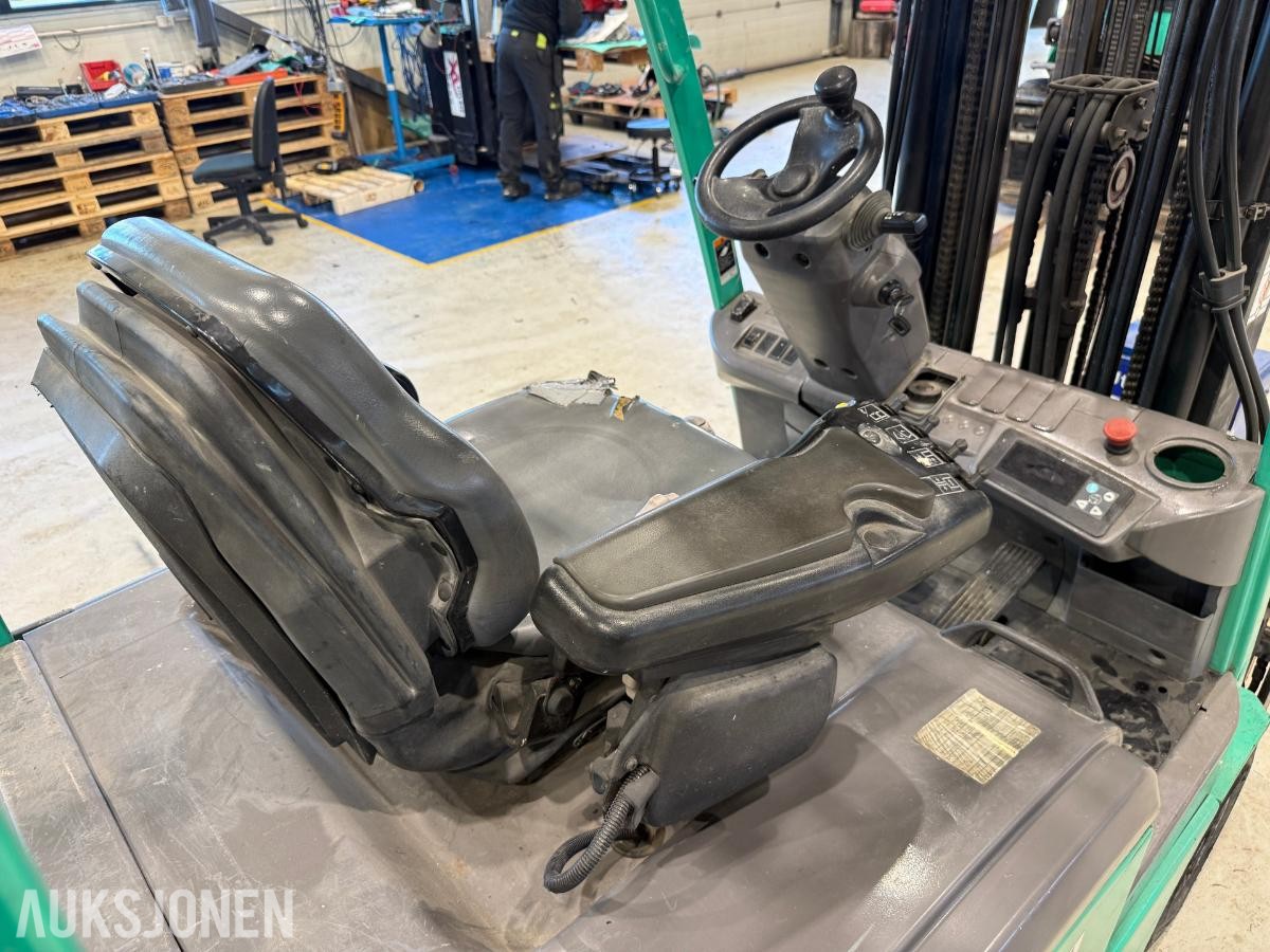 2015 Mitsubishi FB18CPNT Gaffeltruck – 1,8 tonn – gaffelspreder – sideforskyvning