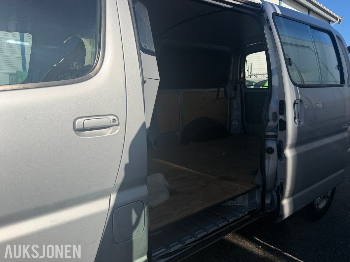 2007 Toyota HIACE 2.5-117 D 4WD - Rep.objekt